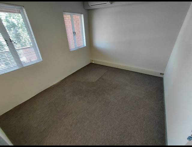 224M² OFFICE TO LET IN FOURWAYS